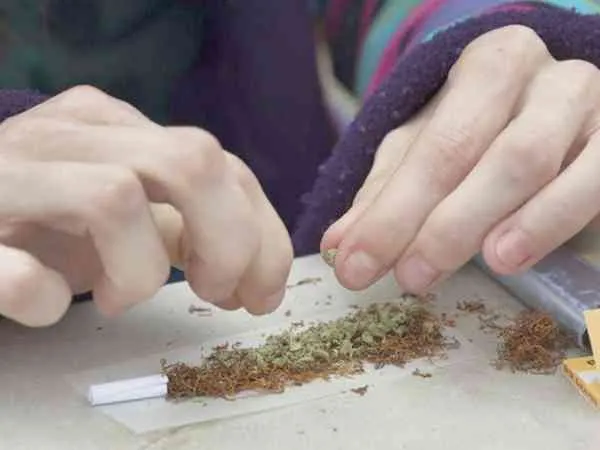 Campanie împotriva consumului de droguri: „În primul rând, ASCULTĂ!”