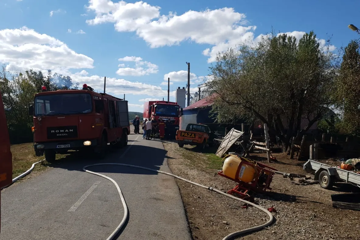 Incendiu într-un apartament din Turnu Severin provocat de un fier de călcat uitat în priză