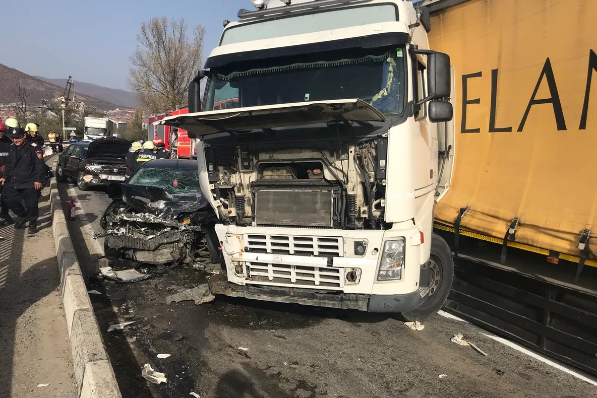 Trafic blocat pe DN 6, între Orșova și Turnu Severin