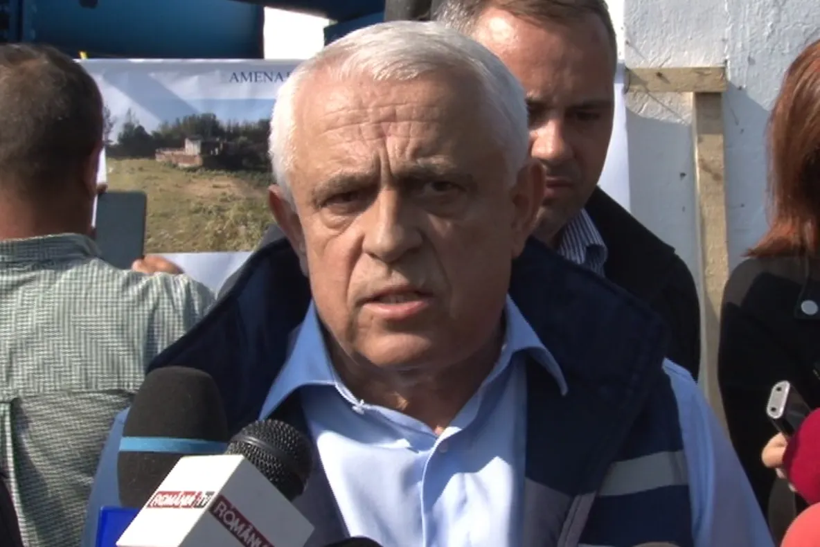 PETRE DAEA,  FAȚĂ ÎN FAȚĂ CU IRIGAȚIILE, LA SALCIA - MEHEDINȚI