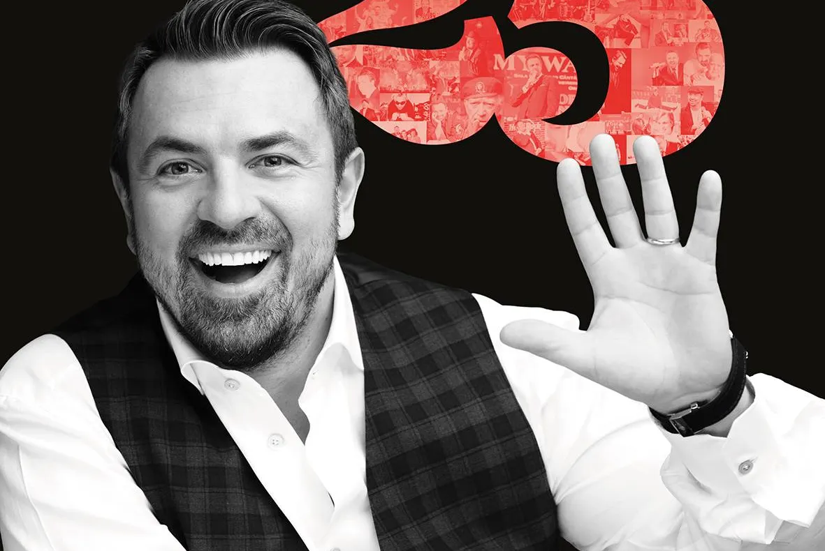 Horia Brenciu susține un concert la Turnu Severin, în cadrul unui turneu aniversar
