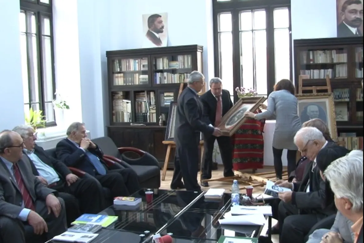 SPIRITELE ILUȘTRILOR ÎNAINTAȘI SUNT PRINTRE NOI