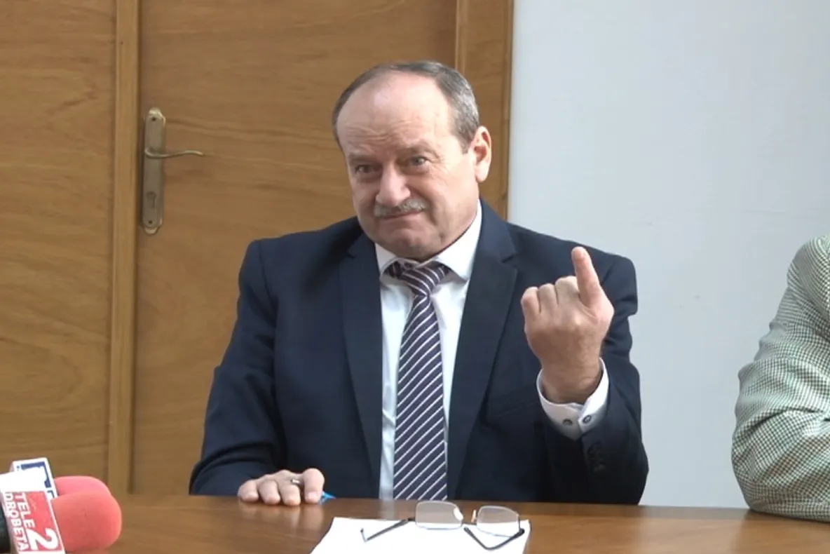 PREFECTUL DE MEHEDINȚI NU MAI ARE LOC DE PAROHII ȘI PRIMĂRII