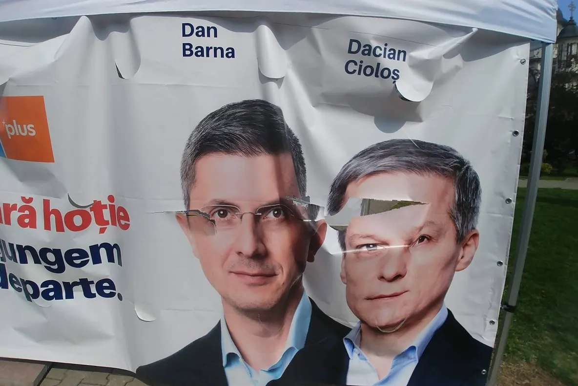 Cortul USR din Turnu Severin a fost din nou vandalizat