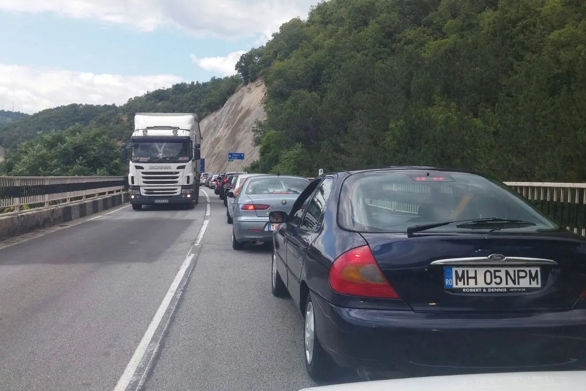 Restricţii de circulaţie pentru efectuarea de lucrări pe DN6 în Mehedinți