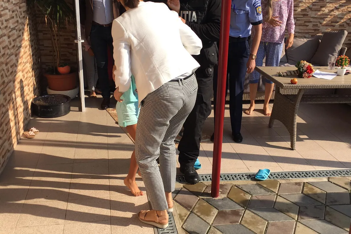 Avocatul Poporului s-a sesizat în cazul fetiţei din Mehedinţi adoptată de o familie din SUA