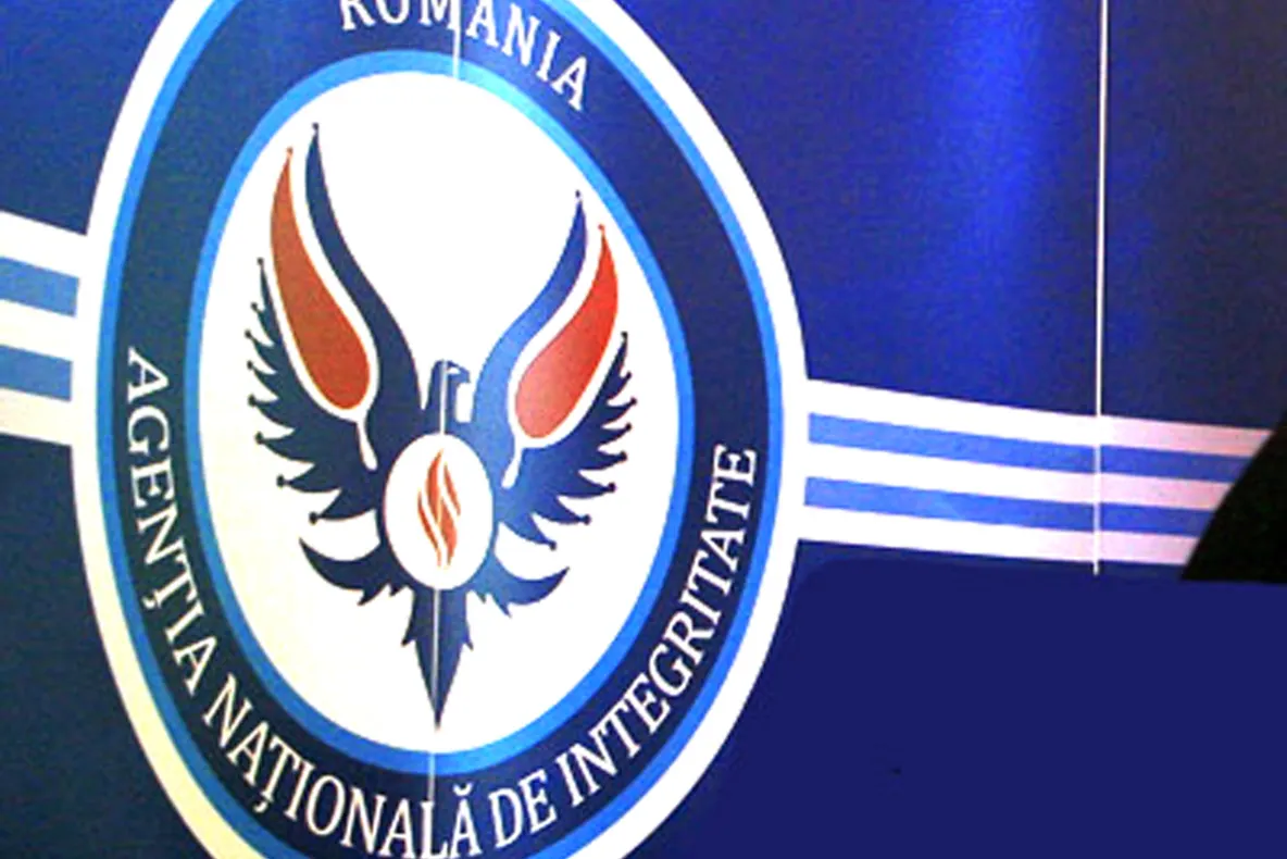 Directorul financiar contabil în cadrul Spitalului Municipal Orşova, în conflict de interese administrativ
