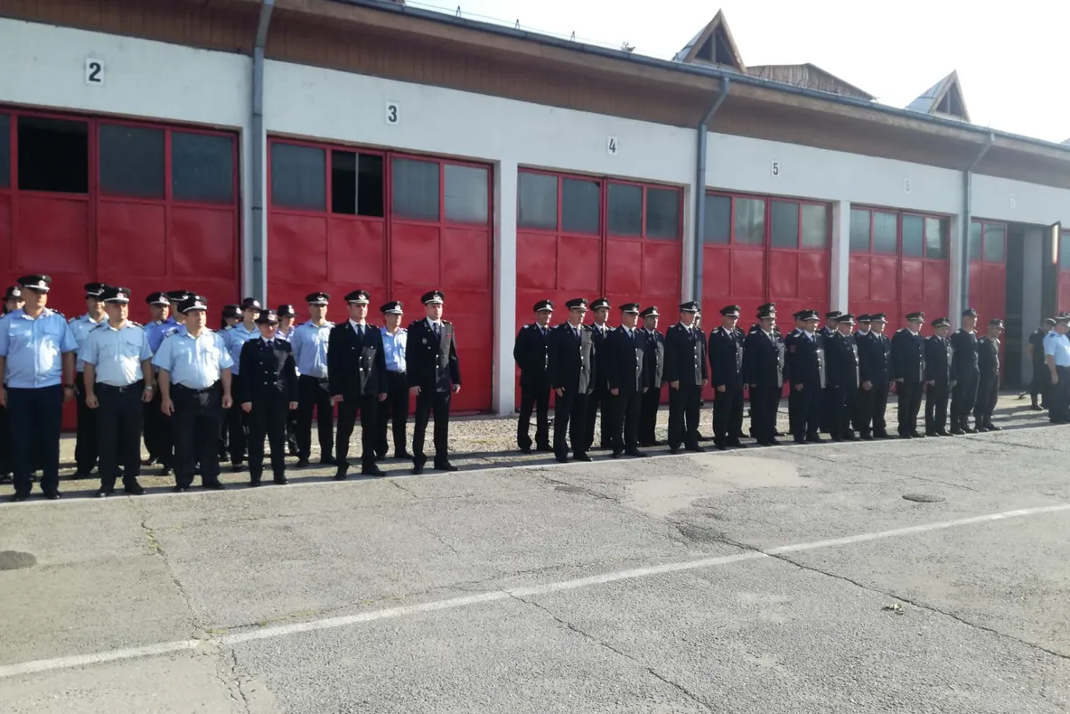 94 de pompieri înaintați în grad la termen la ISU Mehedinți