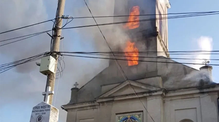 Biserica din Schela Nouă își serbează astăzi hramul