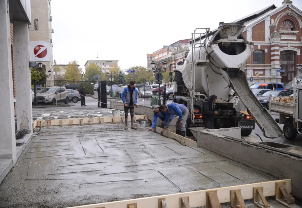Se reabilitează zona centrală a Severinului