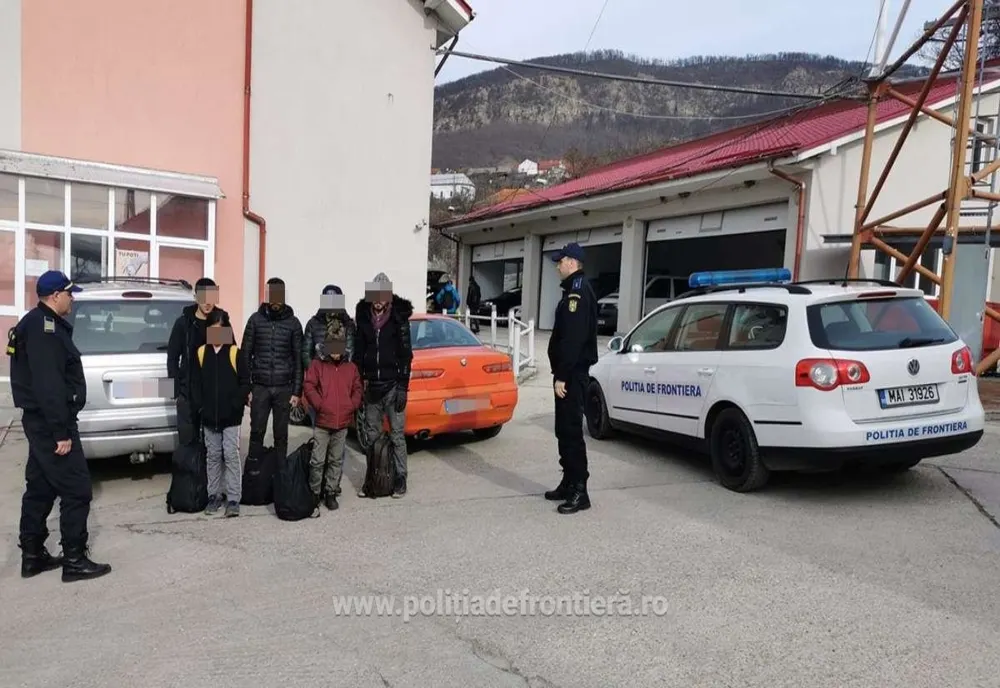 Șase sirieni și două călăuze, opriţi la frontiera de sud-vest