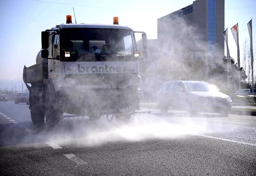 Au fost reluate acțiunile de igienizare în spații publice, în Severin. Apel către cetățeni!