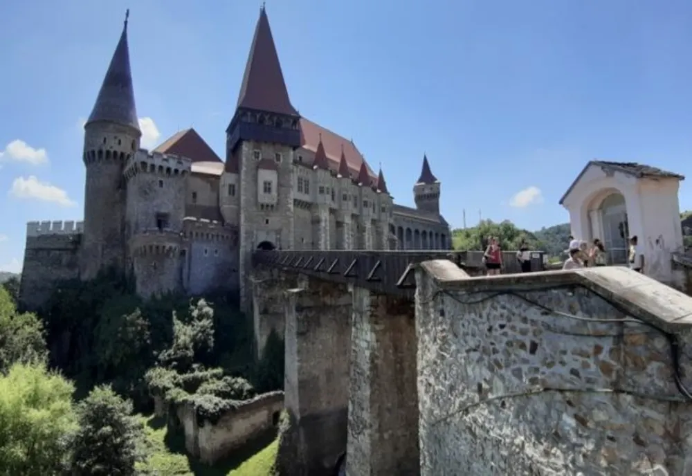 Târgul European al Castelelor - în Curtea Husarilor de la Castelul Corvinilor