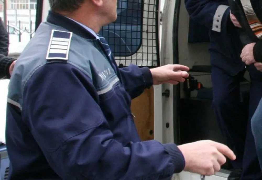 A mers la fosta iubită cu un pistol asupra lui