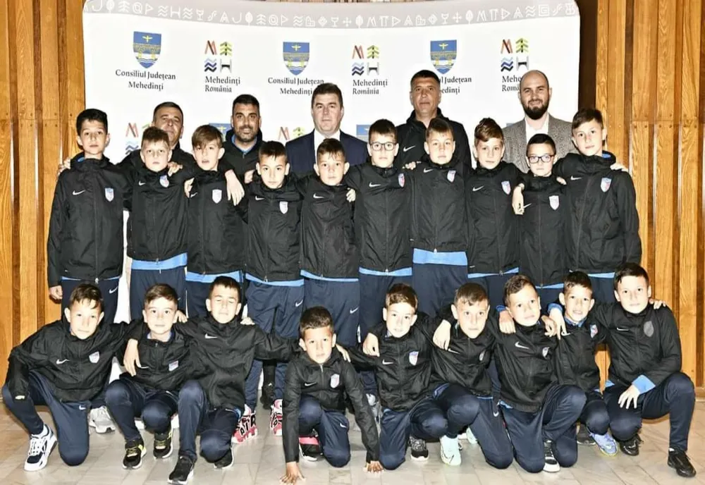 Tinerii sportivi premiați la CJ Mehedinți