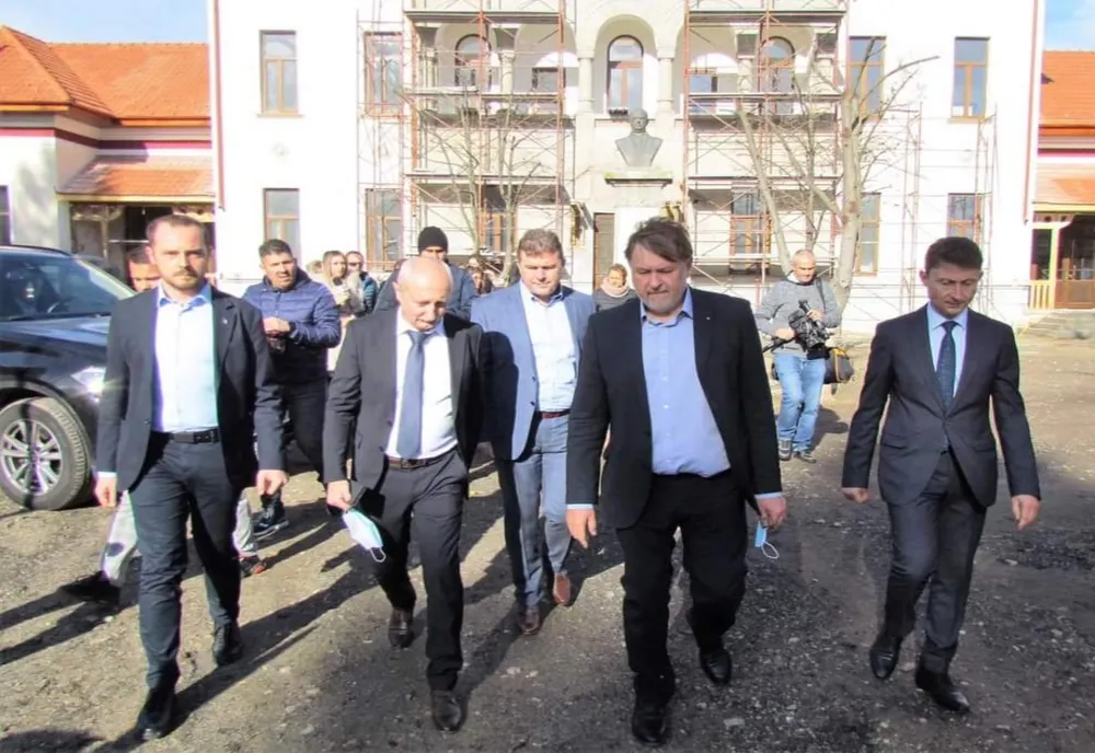 Ministrul sănătății a vizitat spitalele din Strehaia și Severin. Spitalele se află într- un program de modernizare