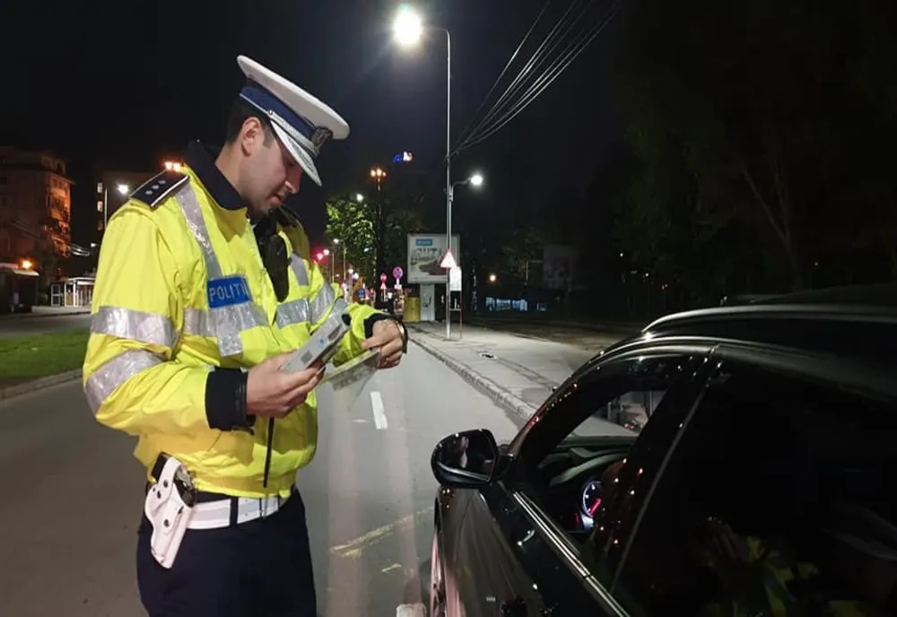 Cu numere de înmatriculare nevalide și asigurare auto falsă