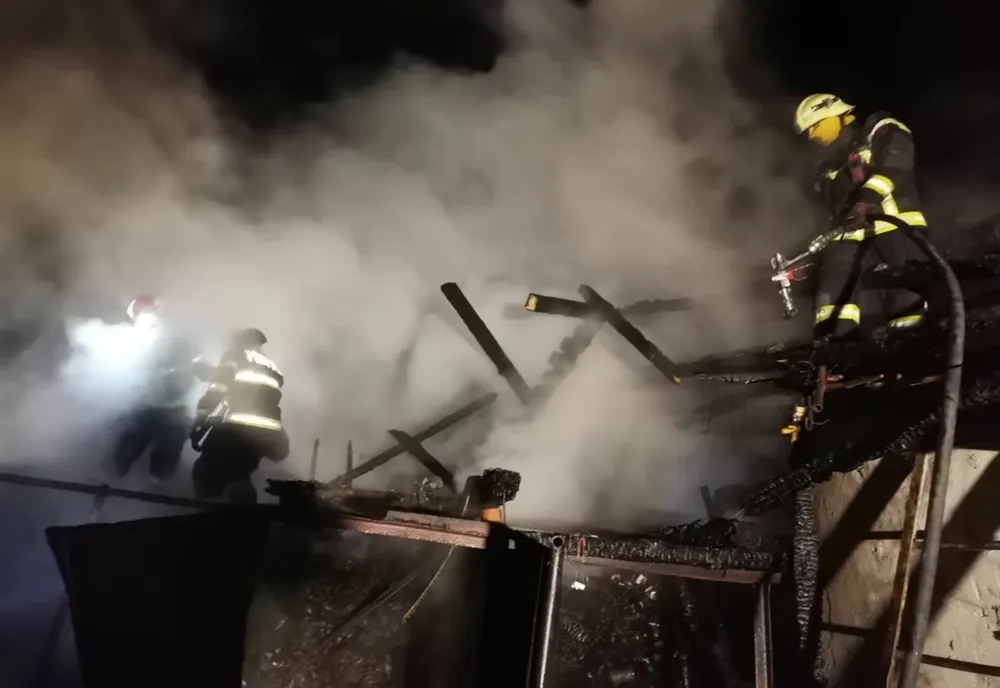 Un incendiu a izbucnit astăzi la acoperișul unui imobil din Severin