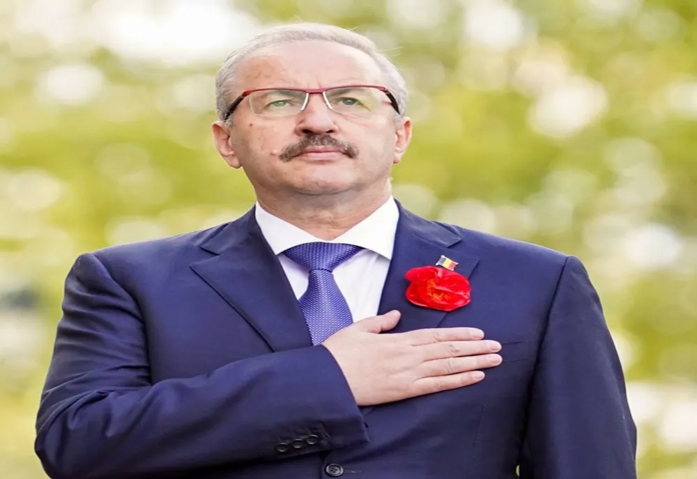 VASILE DÎNCU: „CRIN ANTONESCU A FOST NUMIT PESTE NOAPTE CANDIDATUL COALIȚIEI LA PREZIDENȚIALE”