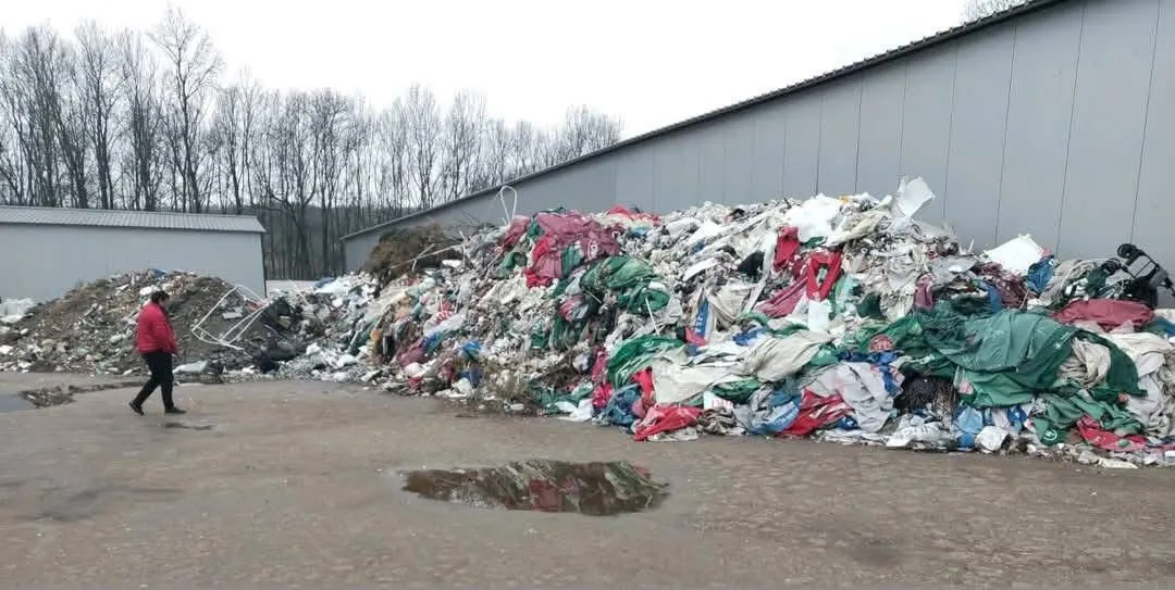 CÂND NEPĂSAREA COSTĂ: 50.000 DE LEI AMENDĂ PENTRU O FIRMĂ CARE A AMESTECAT DEȘEURILE