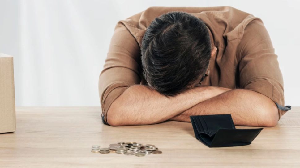 Paradoxul pieței muncii: tinerii români aplică cu 30% mai mult, dar șomajul în rândul lor a ajuns la 28,2%, cel mai mare din UE