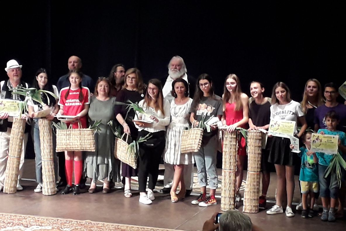 Grupul Umoristic „Cavalerii Râsului” a obținut două premii