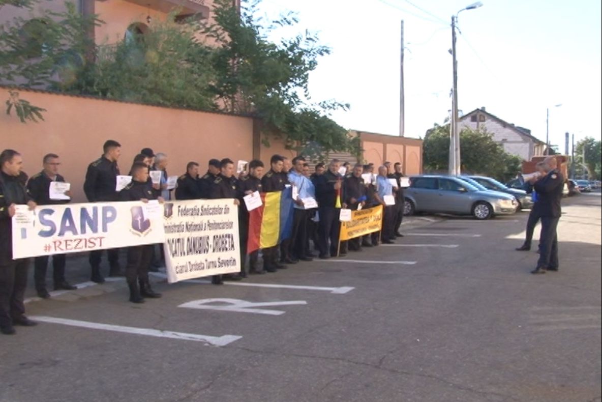 „ÎN MANDATUL LUI TUDOREL TOADER NE-AU SCĂZUT SALARIILE!”