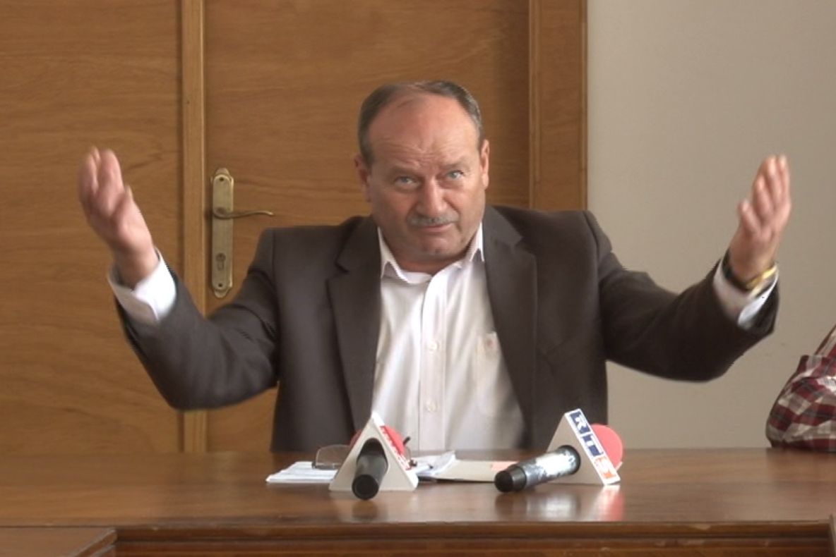 PREFECTUL CERE VÂRSTNICILOR SĂ SPRIJINE FAMILIA TRADIȚIONALĂ, DE ZIUA LOR