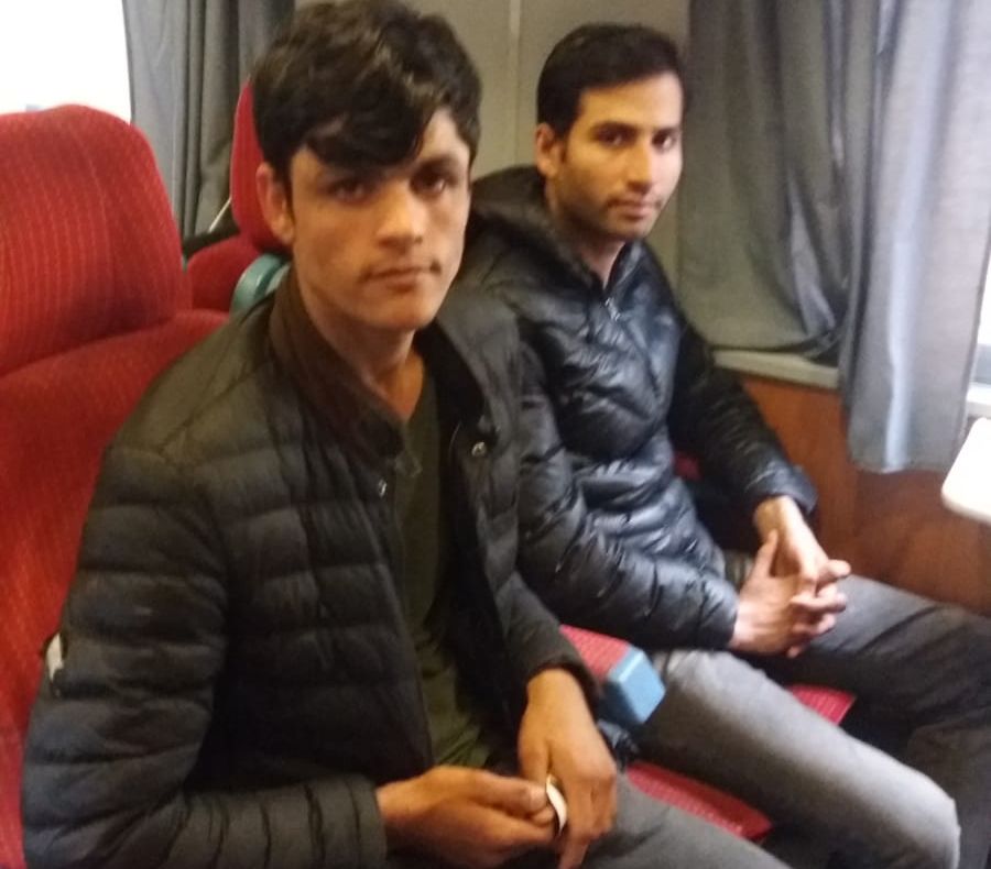 Doi migranți pakistanezi, depistaţi într-un tren de polițiștii de la Transporturi Feroviare Mehedinți
