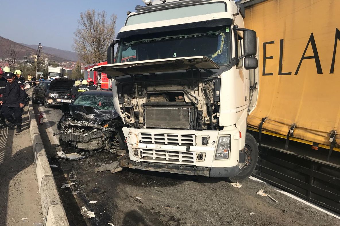 Trafic blocat pe DN 6, între Orșova și Turnu Severin