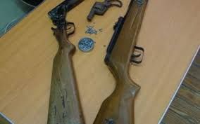 Aproape 70 de mehedințeni au rămas fără autorizațiile de deținere a armelor