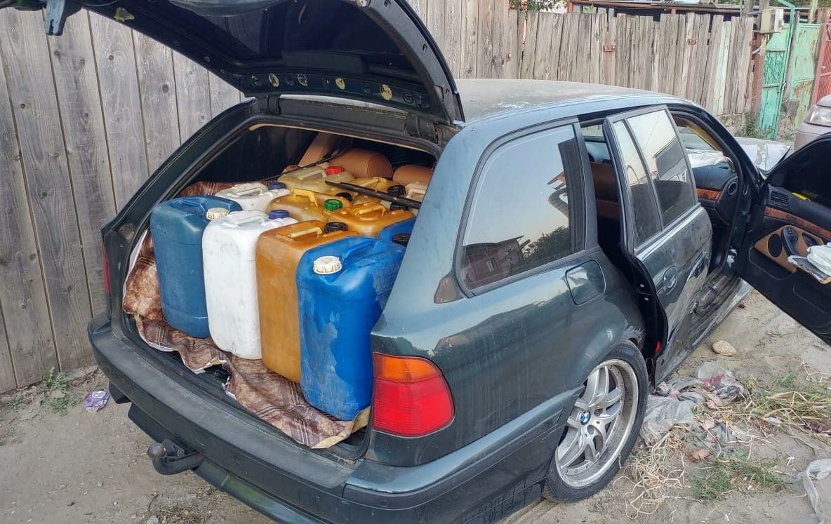 CU FOCURI DE ARMĂ PE URMELE HOȚILOR DE MOTORINĂ