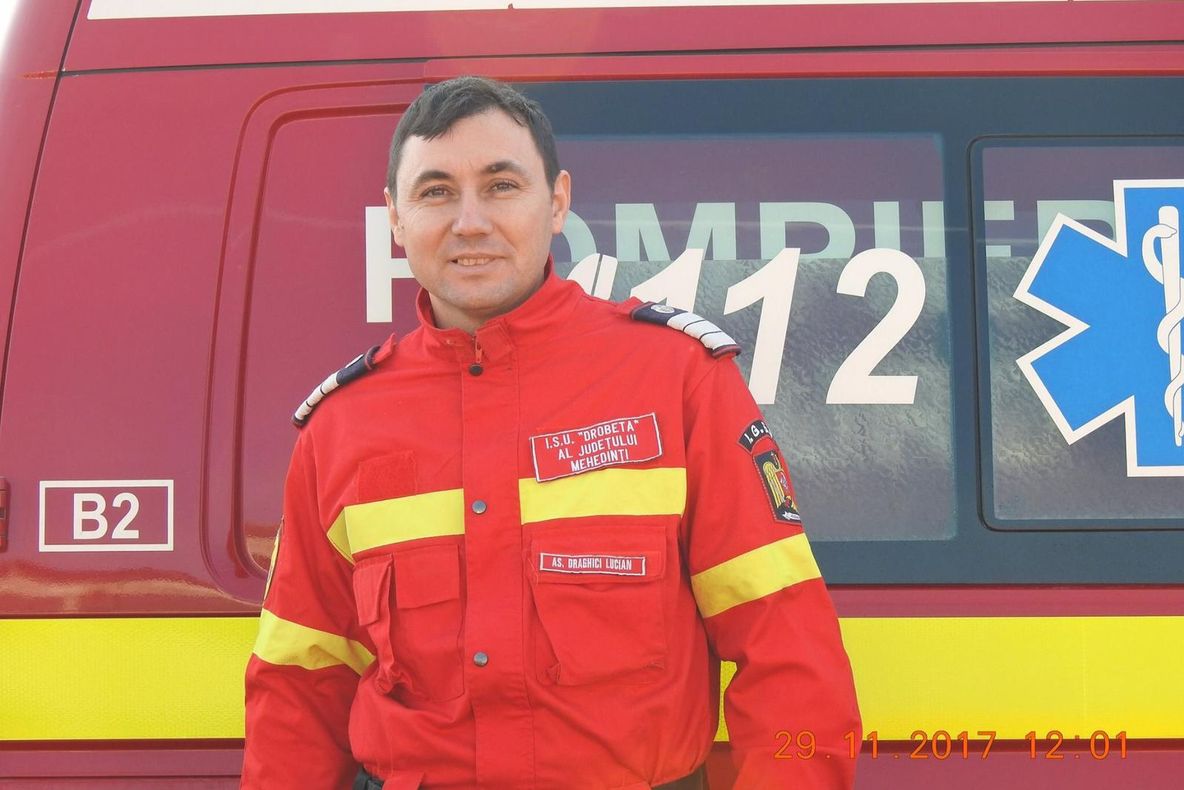Coordonatorul salvatorilor SMURD Mehedinți este cel care a salvat o femeie dintr-un incendiu