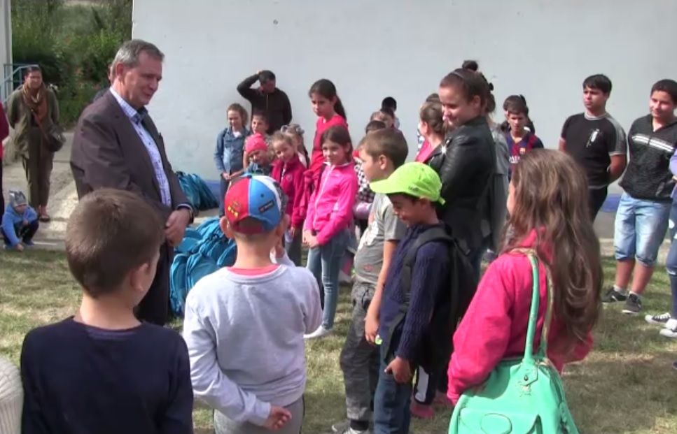 CADOURI EUROPENE LA ȘCOALA DIN HUSNICIOARA