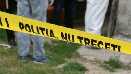 Bătrână din Mehedinți, ucisă cu vătraiul de fiul său de 47 de ani