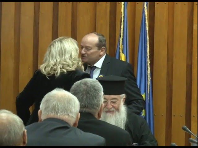 Tandrețe la Prefectură, în văzul clasei muncitoare