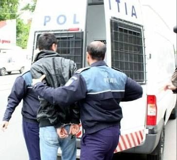 Avea mandat de executare a pedepsei închisorii pentru lovire