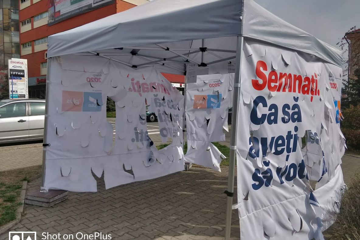 Cortul de campanie al Alianței 2020 USR PLUS Mehedinți a fost vandalizat