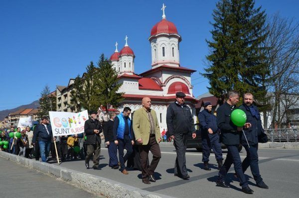 Peste 200 de copii și tineri au participat la marşul pentru viaţă în Turnu Severin