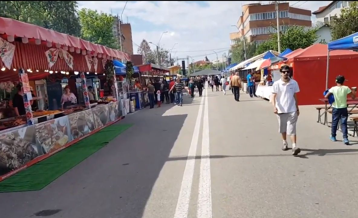 PREGĂTIRI INTENSE PENTRU ZILELE SEVERINULUI. AR PUTEA FI ULTIMUL AN CÂND SE FAC LÂNGĂ CIMITIR