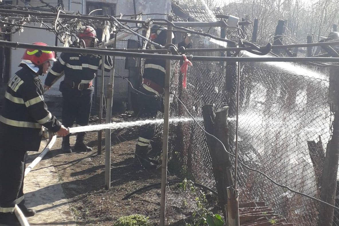 Incendii pe bandă rulantă în Mehedinți