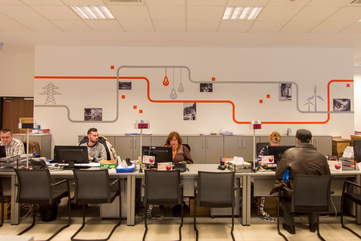 Centrele de Relații cu Clienții CEZ, închise între 26 aprilie și 1 mai