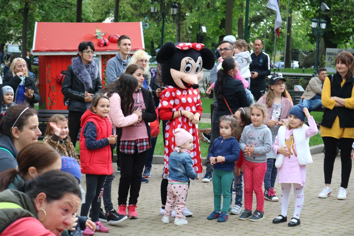 În centrul Severinului s-a deschis Târgul de Paște