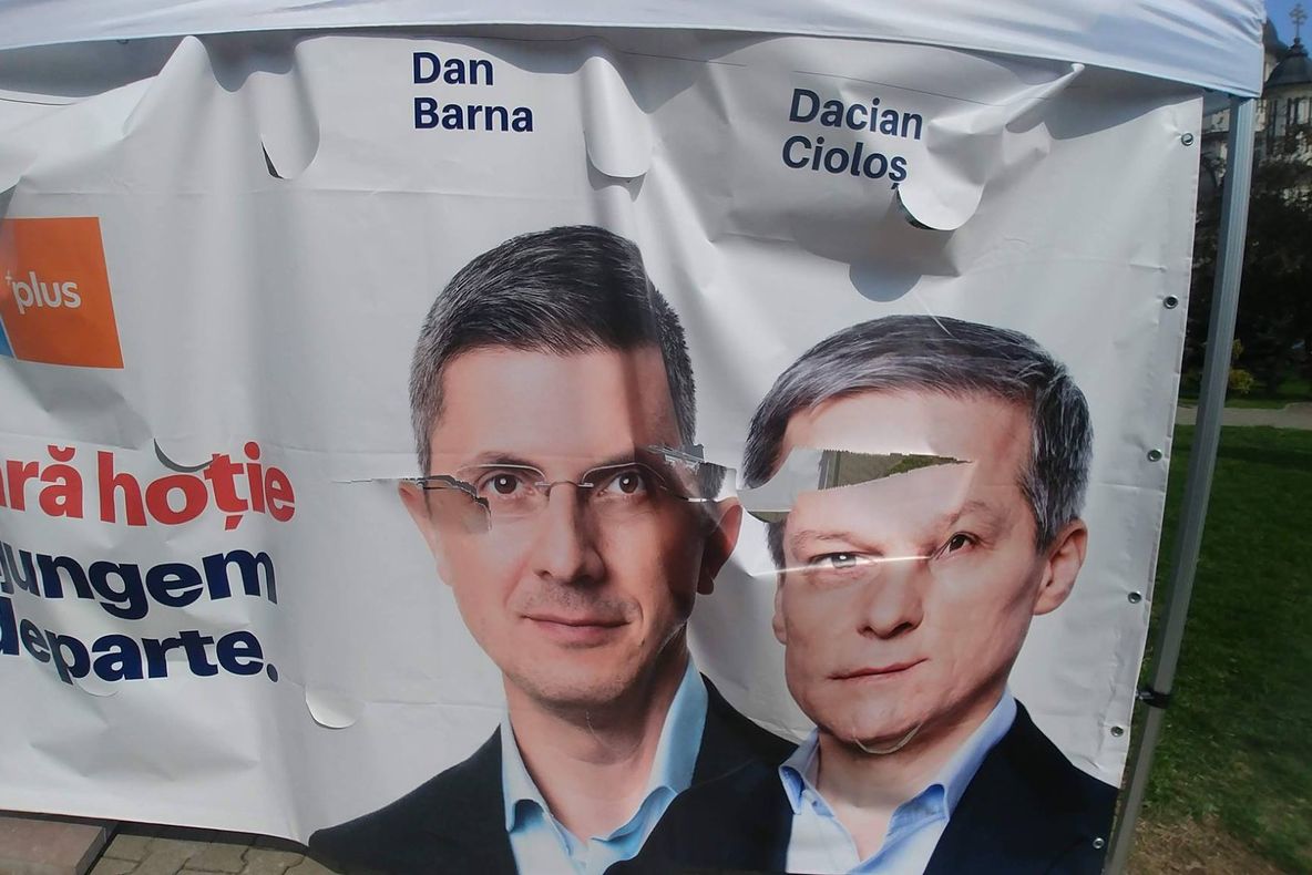 Cortul USR din Turnu Severin a fost din nou vandalizat