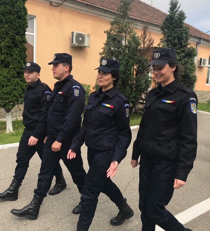 O nouă serie de elevi, în practică la Jandarmeria Mehedinți