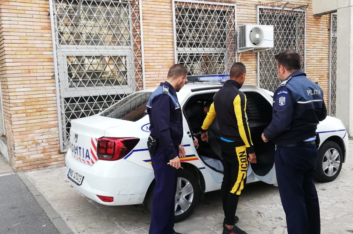 Bărbați din Dolj, reținuți pentru tâlhărie comisă pe un bulevard din Turnu Severin