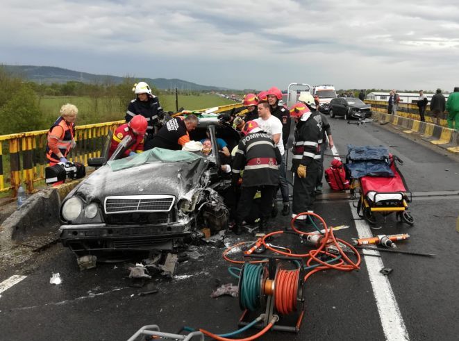 Accident cu patru victime pe DN6 în Mehedinți