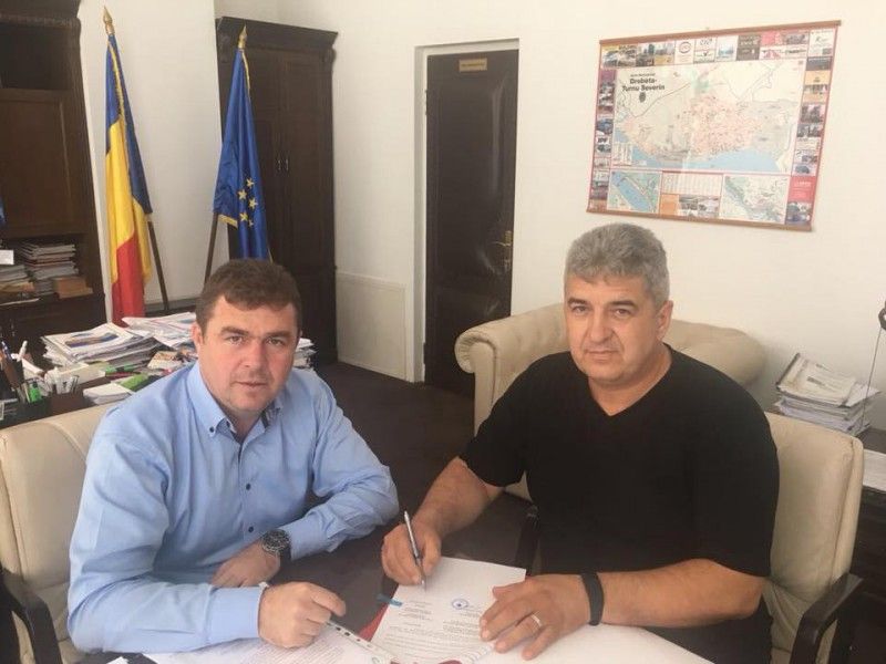 Primarul de la Bălăcița, în conflict de interese administrativ