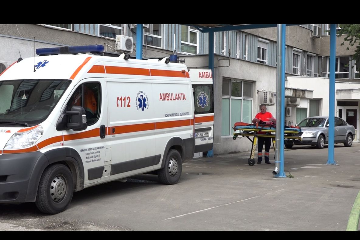 ELEV ÎNJUNGHIAT ÎNTR-UN LICEU DIN SEVERIN