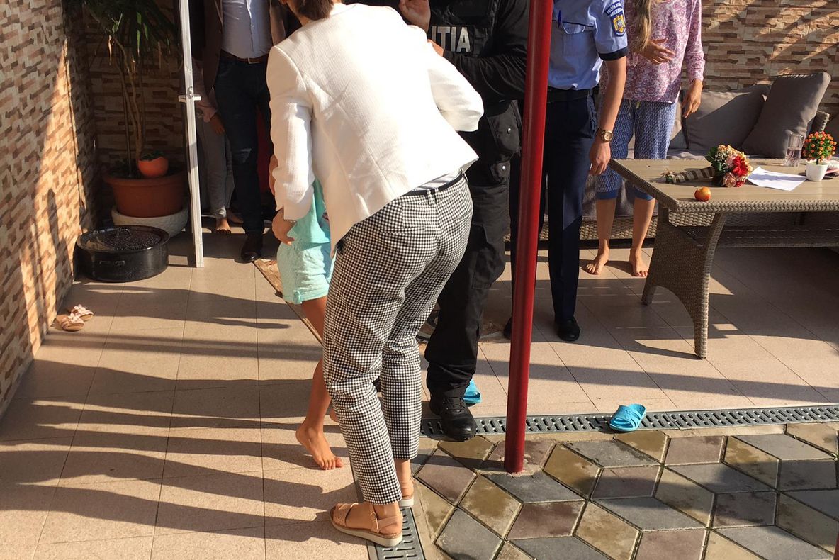 Avocatul Poporului s-a sesizat în cazul fetiţei din Mehedinţi adoptată de o familie din SUA